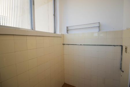 Apartamento para alugar com 76m², 3 quartos e sem vaga Apartamento para alugar com 76m², 3 quartos e sem vagaCozinha e Área de Serviço