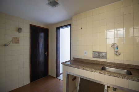 Apartamento para alugar com 76m², 3 quartos e sem vaga Apartamento para alugar com 76m², 3 quartos e sem vagaCozinha e Área de Serviço