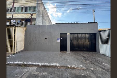 Casa à venda com 144m², 3 quartos e 3 vagasFachada longe