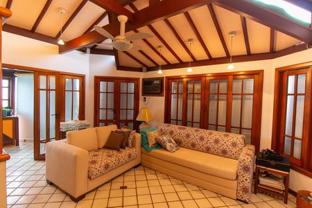 Apartamento à venda com 300m², 3 quartos e 3 vagas Apartamento à venda com 300m², 3 quartos e 3 vagasSala 2