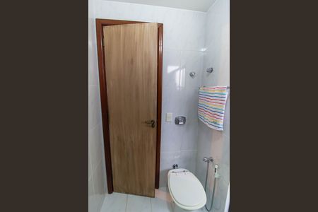 Apartamento à venda com 300m², 3 quartos e 3 vagas Apartamento à venda com 300m², 3 quartos e 3 vagasBanheiro Social