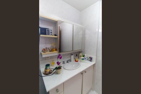Apartamento à venda com 300m², 3 quartos e 3 vagas Apartamento à venda com 300m², 3 quartos e 3 vagasBanheiro Social