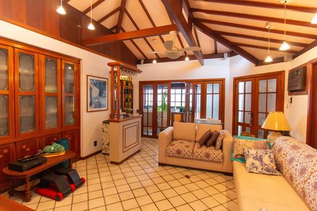 Apartamento à venda com 300m², 3 quartos e 3 vagas Apartamento à venda com 300m², 3 quartos e 3 vagasSala 2
