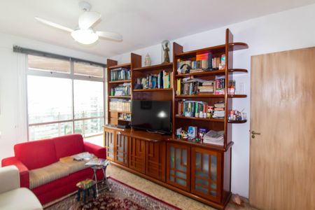 Apartamento à venda com 300m², 3 quartos e 3 vagas Apartamento à venda com 300m², 3 quartos e 3 vagasEscritório