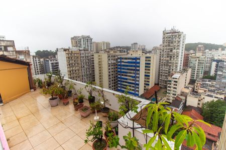 Apartamento à venda com 300m², 3 quartos e 3 vagas Apartamento à venda com 300m², 3 quartos e 3 vagasCobertura
