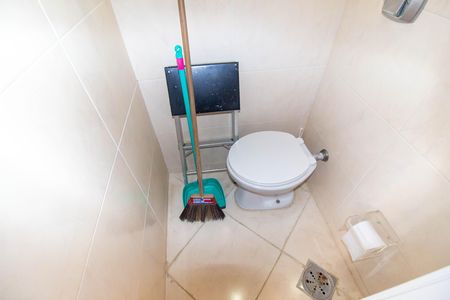 Apartamento à venda com 300m², 3 quartos e 3 vagas Apartamento à venda com 300m², 3 quartos e 3 vagasBanheiro de serviço