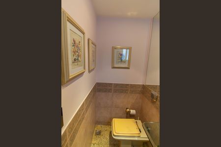 Apartamento à venda com 300m², 3 quartos e 3 vagas Apartamento à venda com 300m², 3 quartos e 3 vagasLavabo