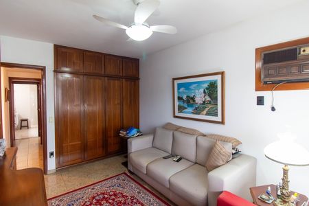 Apartamento à venda com 300m², 3 quartos e 3 vagas Apartamento à venda com 300m², 3 quartos e 3 vagasEscritório