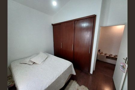 Casa à venda com 212m², 3 quartos e 2 vagas Casa à venda com 212m², 3 quartos e 2 vagasQuarto