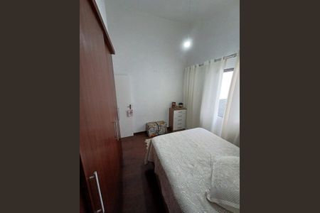 Casa à venda com 212m², 3 quartos e 2 vagas Casa à venda com 212m², 3 quartos e 2 vagasQuarto
