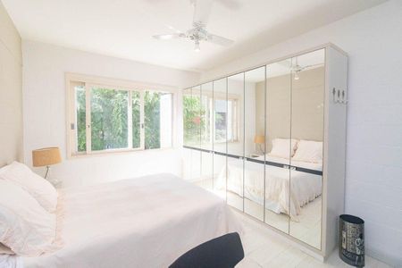 Quarto 1 de apartamento para alugar com 2 quartos, 75m² em Bom Fim, Porto Alegre