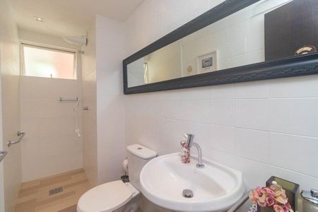 Banheiro de apartamento para alugar com 2 quartos, 75m² em Bom Fim, Porto Alegre
