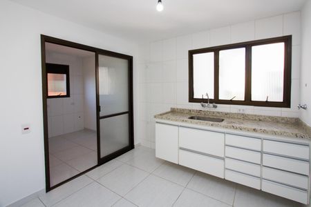Apartamento para alugar com 174m², 3 quartos e 3 vagas