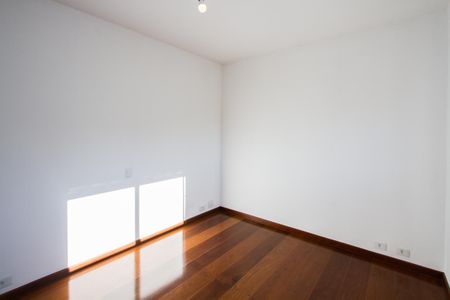 Apartamento para alugar com 174m², 3 quartos e 3 vagas