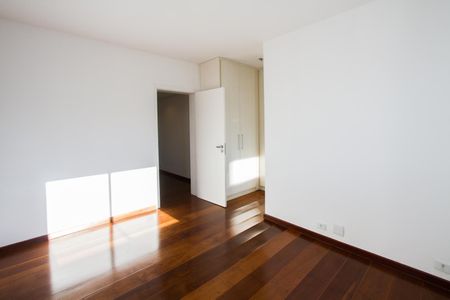 Apartamento para alugar com 174m², 3 quartos e 3 vagas