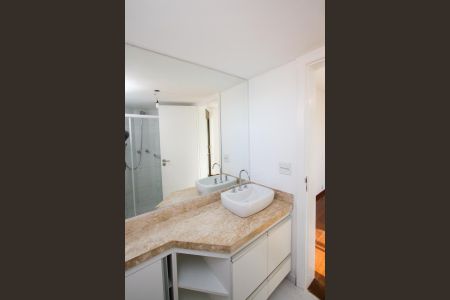 Apartamento para alugar com 174m², 3 quartos e 3 vagas