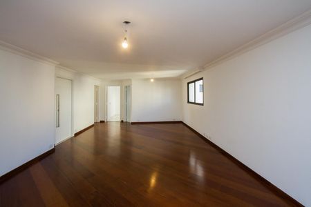 Apartamento para alugar com 174m², 3 quartos e 3 vagas