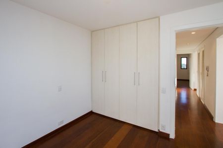 Apartamento para alugar com 174m², 3 quartos e 3 vagas