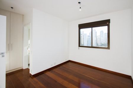 Apartamento para alugar com 174m², 3 quartos e 3 vagas