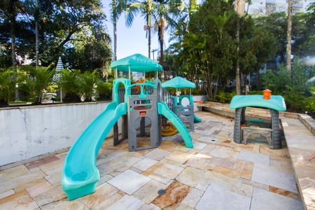 Apartamento para alugar com 174m², 3 quartos e 3 vagas