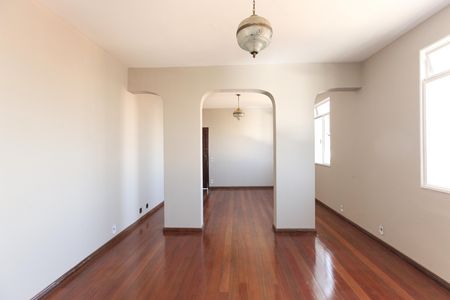 Apartamento para alugar com 145m², 3 quartos e 1 vaga