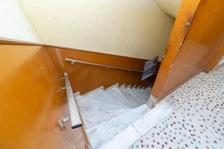 Apartamento para alugar com 65m², 2 quartos e sem vaga Apartamento para alugar com 65m², 2 quartos e sem vagaÁrea comum - Escadas