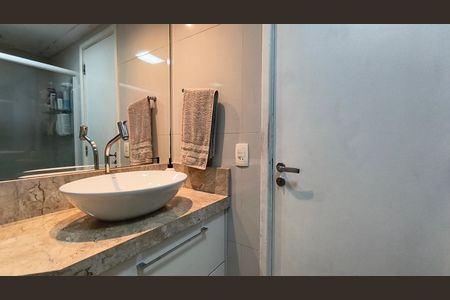 Apartamento à venda com 76m², 3 quartos e 2 vagas Apartamento à venda com 76m², 3 quartos e 2 vagasBanheiro