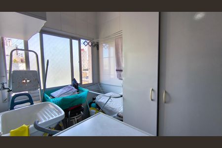 Apartamento à venda com 76m², 3 quartos e 2 vagas Apartamento à venda com 76m², 3 quartos e 2 vagasÁrea de Serviço