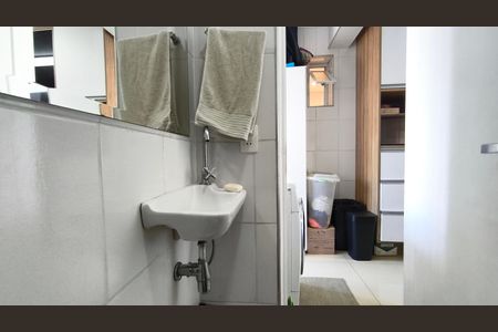 Banheiro de Serviço de apartamento à venda com 3 quartos, 76m² em Jardim Vila Mariana, São Paulo