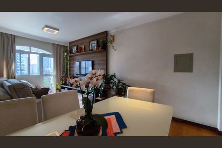 Apartamento à venda com 76m², 3 quartos e 2 vagas Apartamento à venda com 76m², 3 quartos e 2 vagasSala