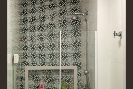 Apartamento para alugar com 135m², 2 quartos e 1 vaga Apartamento para alugar com 135m², 2 quartos e 1 vagaBanheiro Corredor