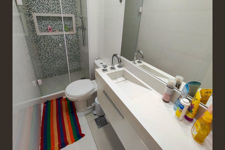 Apartamento para alugar com 135m², 2 quartos e 1 vaga Apartamento para alugar com 135m², 2 quartos e 1 vagaBanheiro Corredor