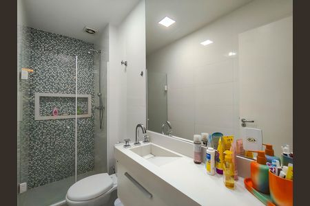 Apartamento para alugar com 135m², 2 quartos e 1 vaga Apartamento para alugar com 135m², 2 quartos e 1 vagaBanheiro Corredor