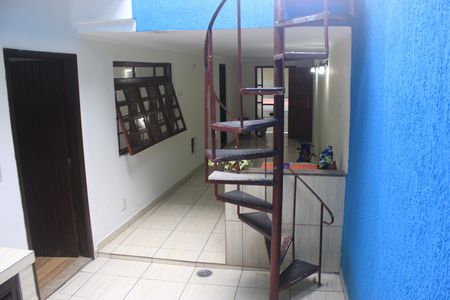 Casa para alugar com 240m², 3 quartos e 2 vagasCorredor quintal