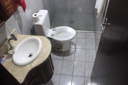 Casa para alugar com 240m², 3 quartos e 2 vagasBanheiro da Suíte