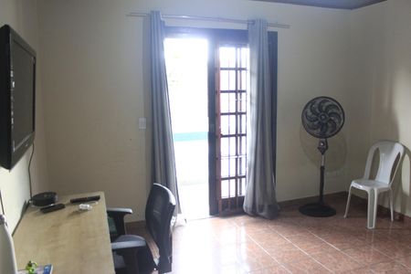 Casa para alugar com 240m², 3 quartos e 2 vagasSuíte