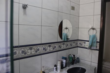 Casa para alugar com 240m², 3 quartos e 2 vagasBanheiro social