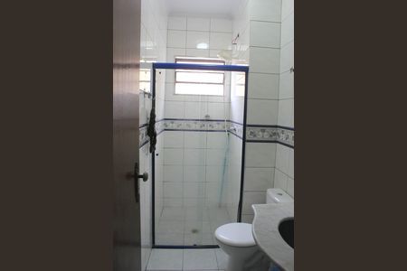 Casa para alugar com 240m², 3 quartos e 2 vagasBanheiro social
