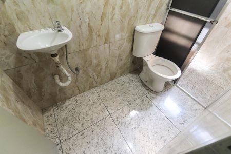 Casa para alugar com 55m², 2 quartos e sem vaga Casa para alugar com 55m², 2 quartos e sem vagaBanheiro