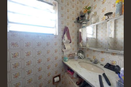 Casa à venda com 192m², 3 quartos e 2 vagasBanheiro da Suíte