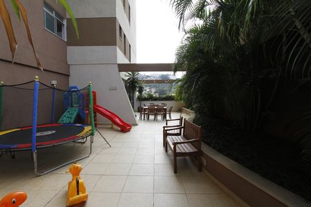 Apartamento à venda com 80m², 3 quartos e 2 vagasÁrea comum - Playground