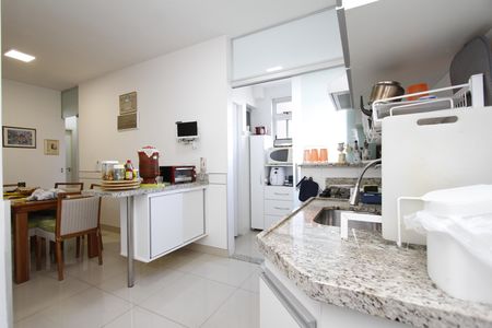 Apartamento à venda com 80m², 3 quartos e 2 vagasCozinha