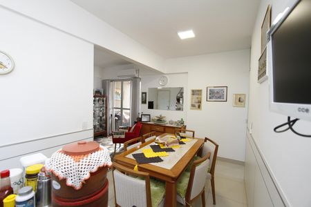 Apartamento à venda com 80m², 3 quartos e 2 vagasCopa