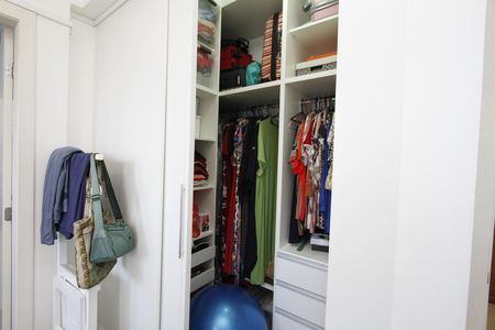 Apartamento à venda com 80m², 3 quartos e 2 vagasCloset da suíte