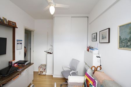 Apartamento à venda com 80m², 3 quartos e 2 vagasQuarto 2
