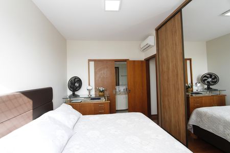 Apartamento à venda com 96m², 3 quartos e 3 vagasQuarto 3 - Suíte
