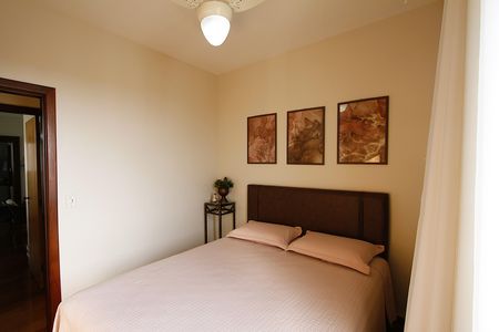 Apartamento à venda com 96m², 3 quartos e 3 vagasQuarto 2