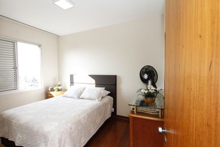 Apartamento à venda com 96m², 3 quartos e 3 vagasQuarto 3 - Suíte