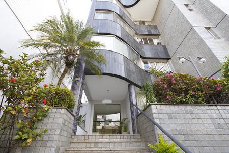 Apartamento à venda com 96m², 3 quartos e 3 vagasEntrada