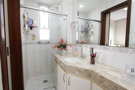 Apartamento à venda com 96m², 3 quartos e 3 vagasBanheiro da Suíte